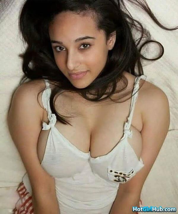 Hot Indian Babes With Big Boobs 10