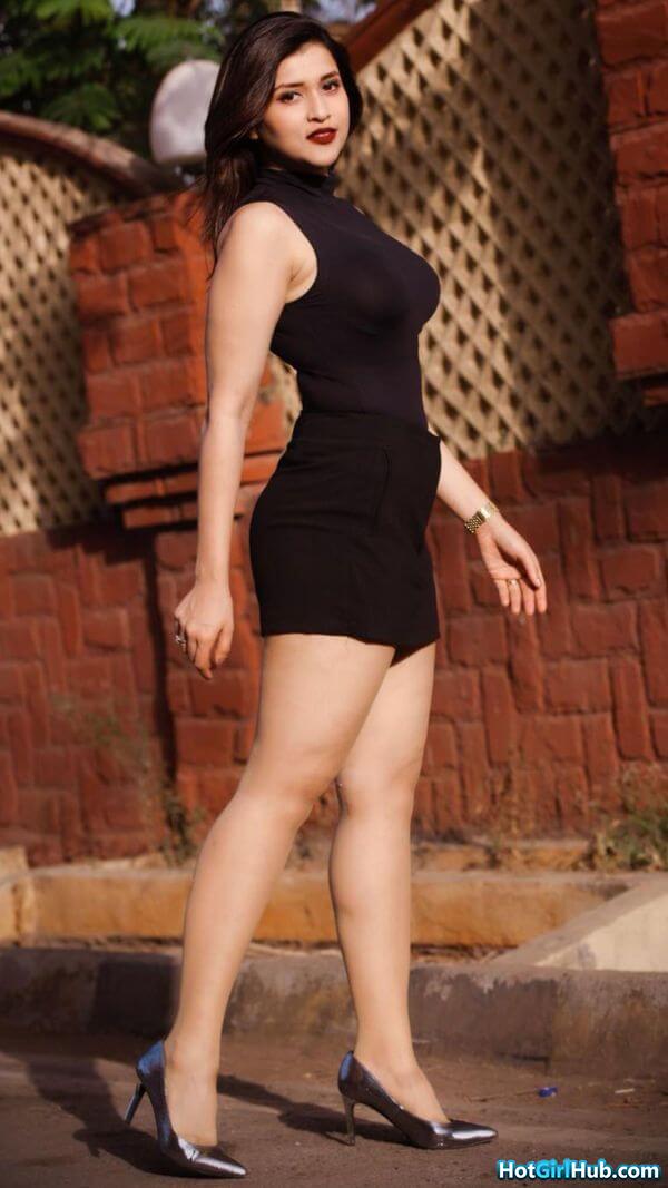 Mannara Chopra Hot Photos Indian Film Actress Sexy Photos 8