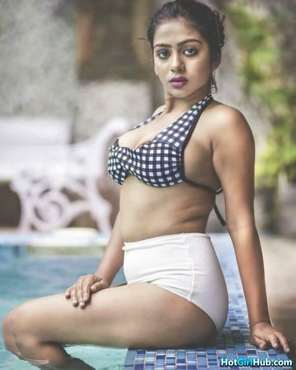 hot indian teen girls showing big tits 2