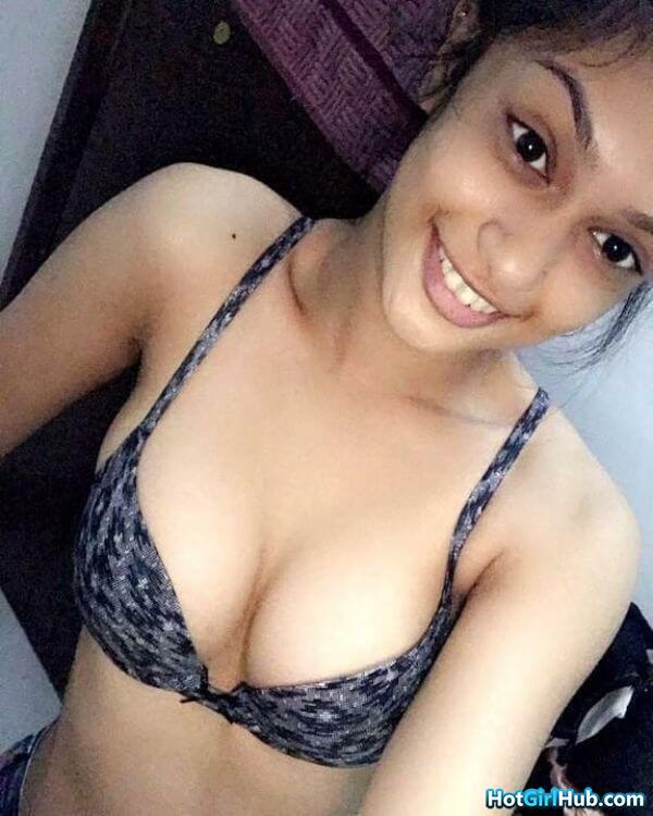 sexy indian girls showing her big tits 3
