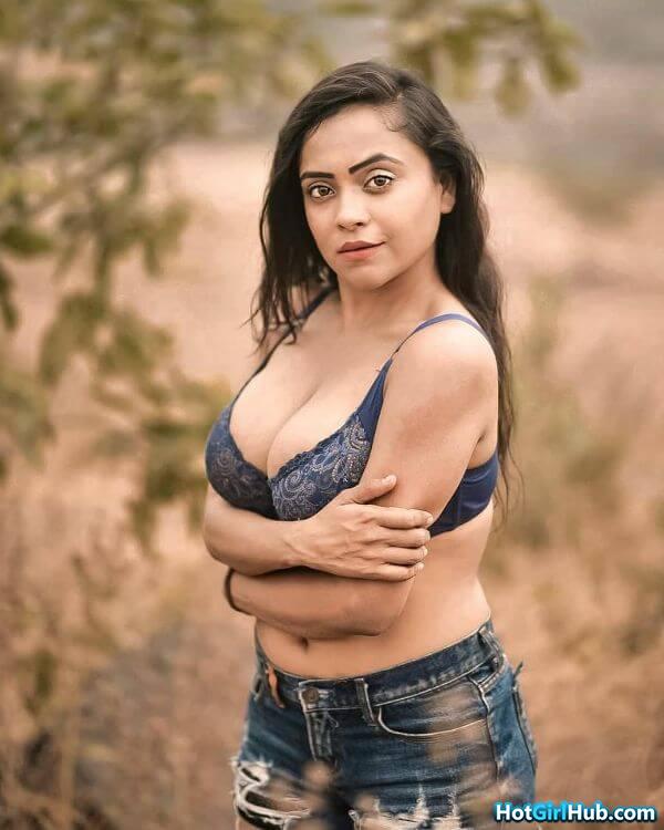 Busty college india