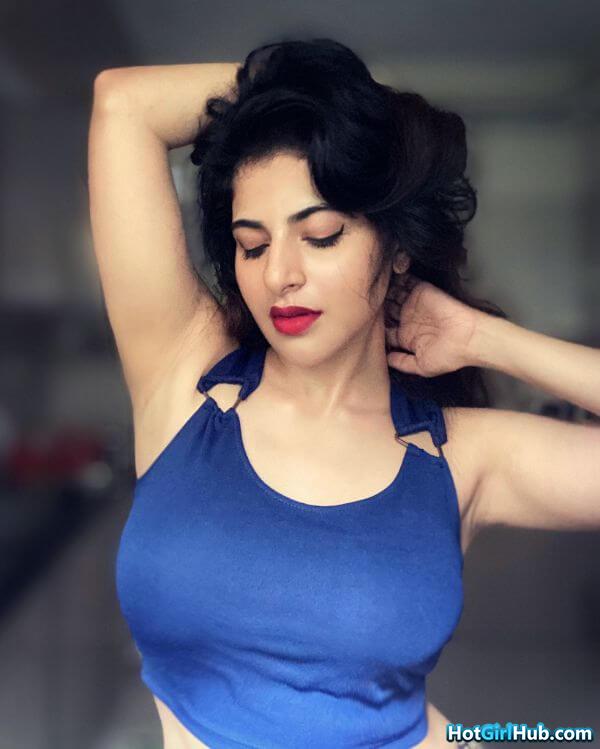 Iswarya Menon Hot Photos Tamil Actress Sexy Pics 10