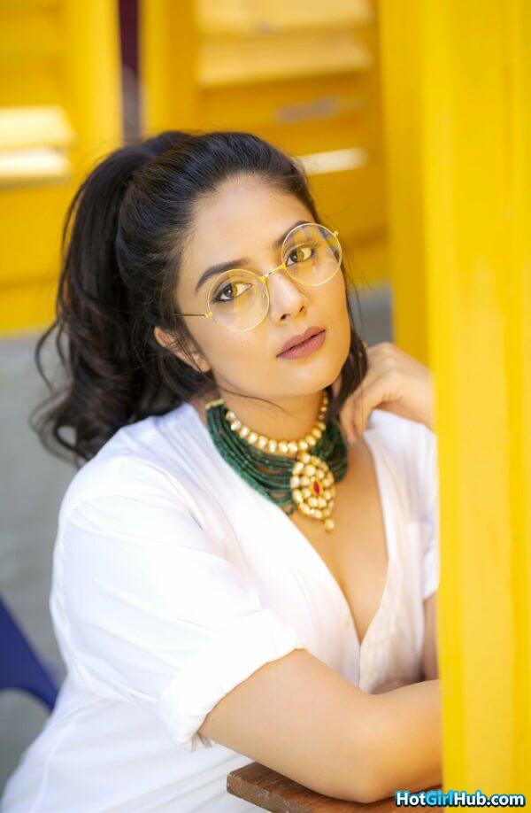 Sreemukhi Hot Photos Indian Television Actress Sexy Pics 2