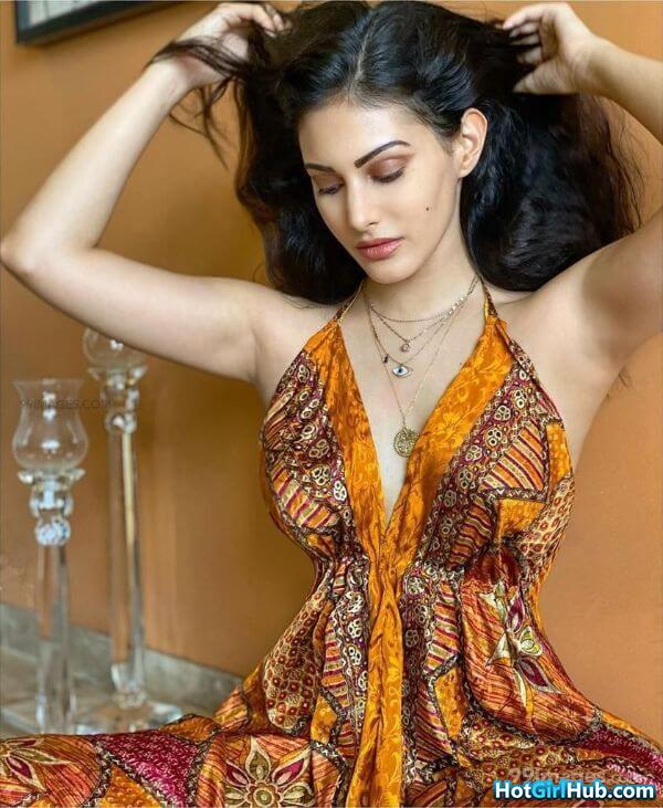 Amyra Dastur Hot Photos Bollywood Actress Sexy Pics 8