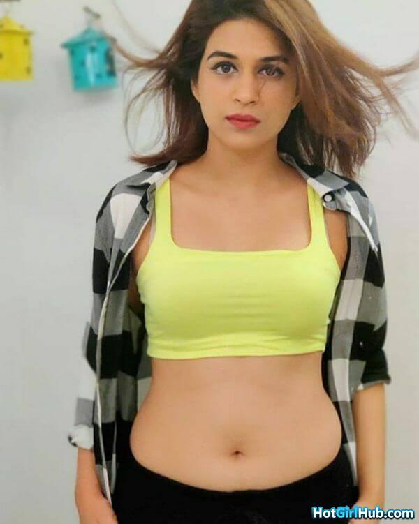 Shraddha Das Hot Photos Telugu Actress Sexy Pics 12