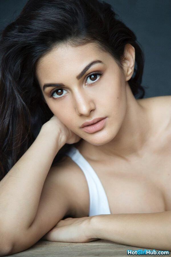 Hot Amyra Dastur Sexy Bollywood Actresses Pics 3