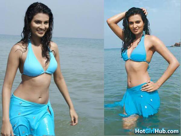 Hot South Indian Actresses in Bikini Showing Sexy Body 9