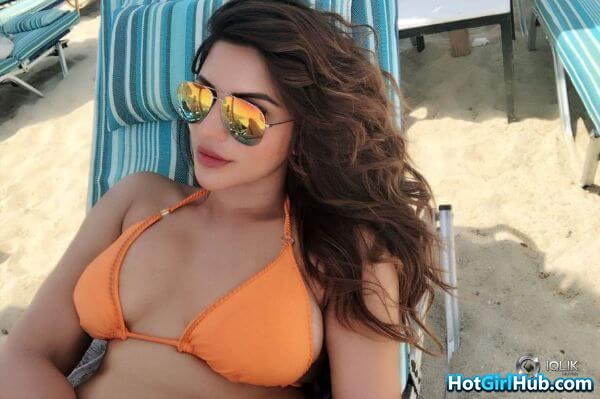 Sexy Shama Sikander Hot Indian TV Actress Pics 3