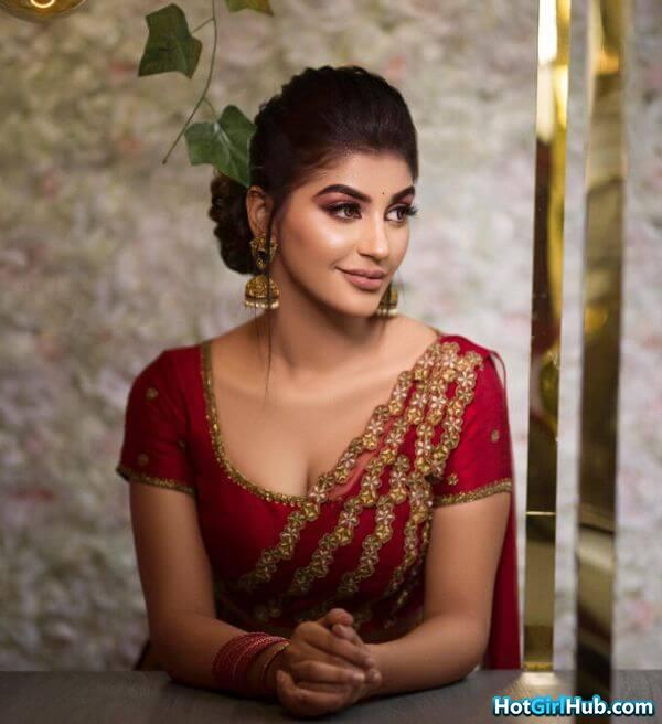Sexy Yashika Aannand Hot Tamil Actress Pics 9