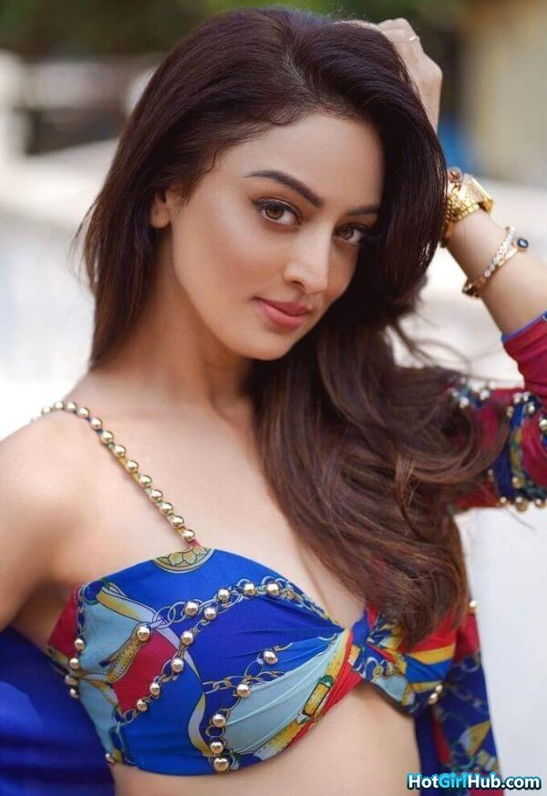 Sexy Sandeepa Dhar Hot Bollywood Actress Pics 12