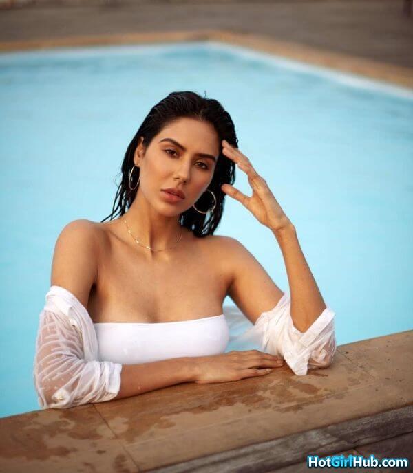 Sexy Sonam Bajwa ​hot Indian Model and Actress Pics 3