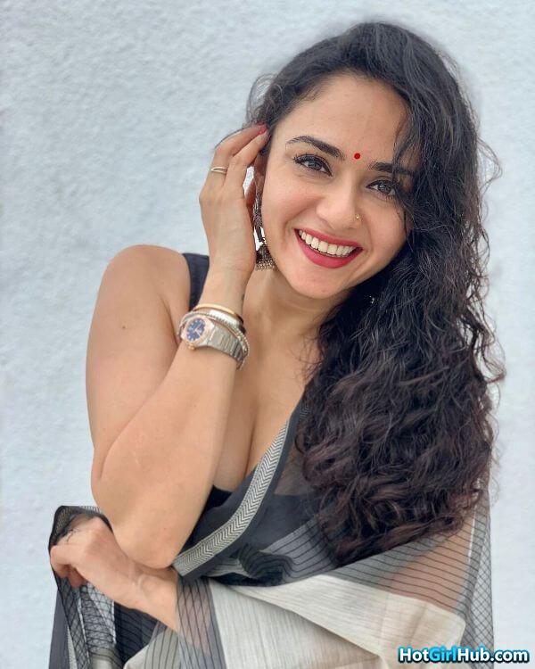 Sexy Amruta Khanvilkar ​hot Indian Actress Pics 8