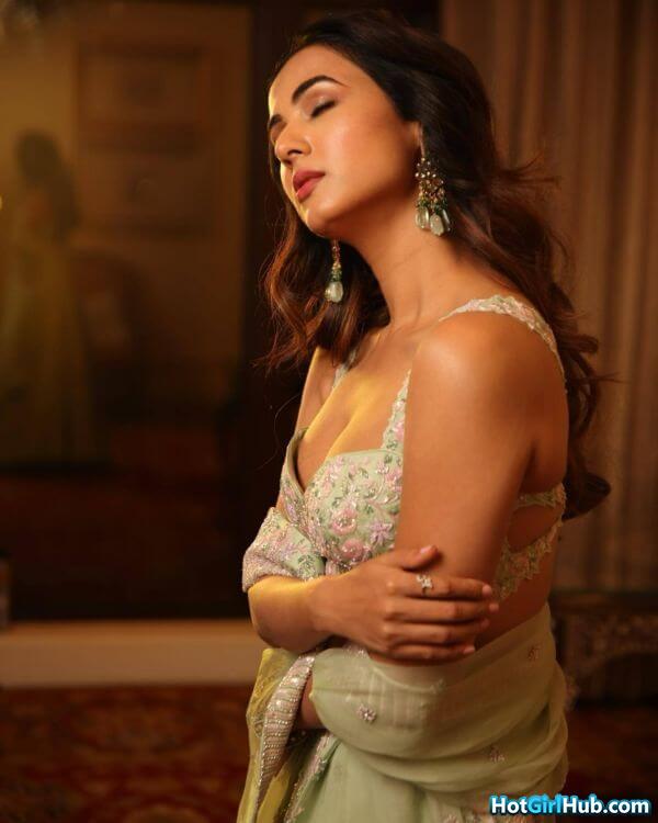 Sexy Sonal Chauhan ​hot Indian Actress Pics 15