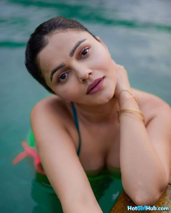 Sexy Rubina Dilaik ​hot Hindi Television Actress Pics 10