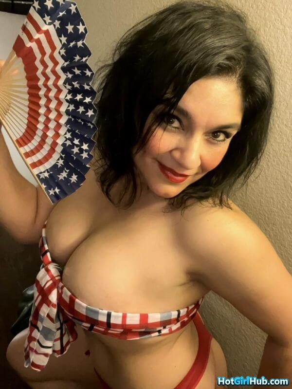 Sexy American Woman With Big Boobs 2
