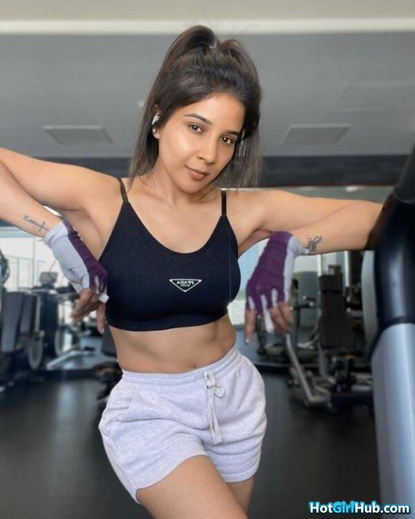 Sexy Sakshi Agarwal ​hot Malayalam Films Actress Pics 10