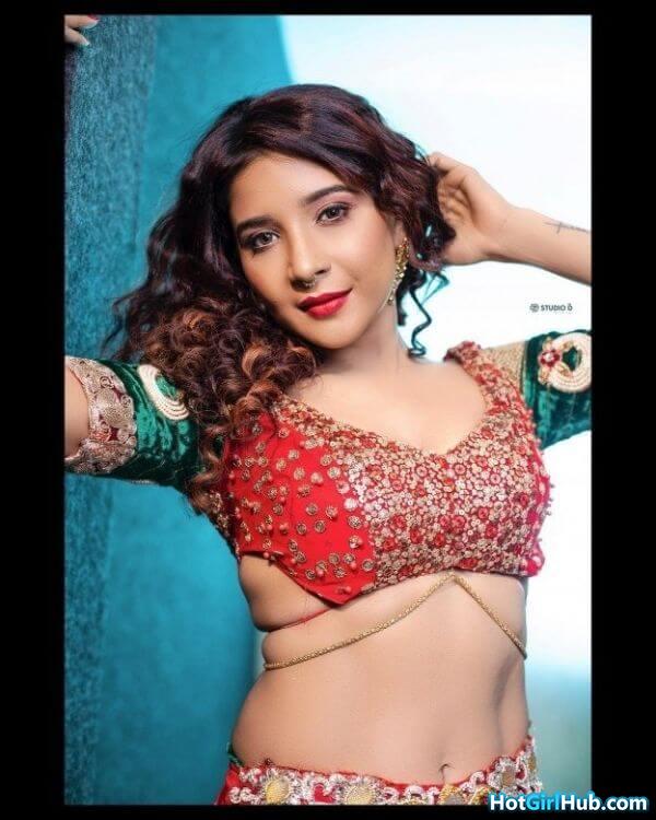 Sexy Sakshi Agarwal ​hot Malayalam Films Actress Pics 14