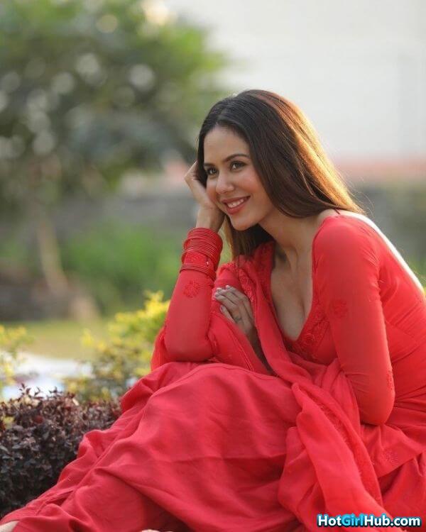 Sexy Sonam Bajwa ​hot Indian Actress Pics 8