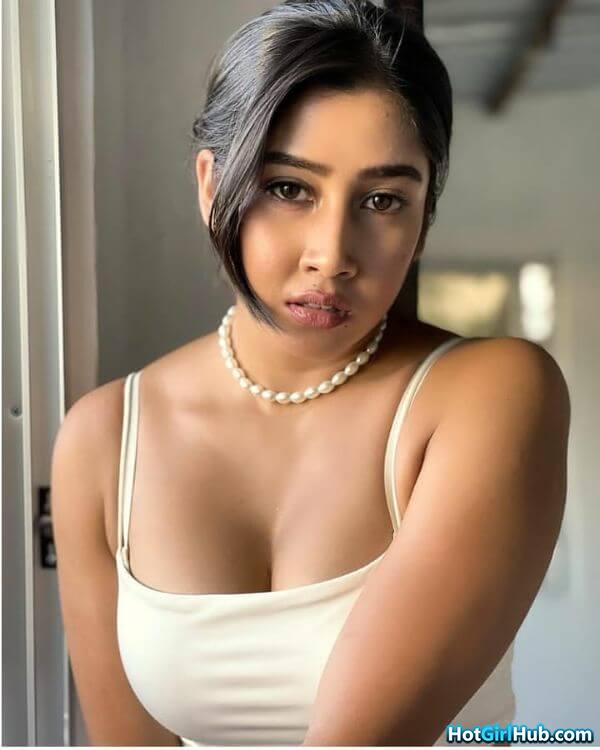Hot Indian Teen Girls Showing Big Tits 11