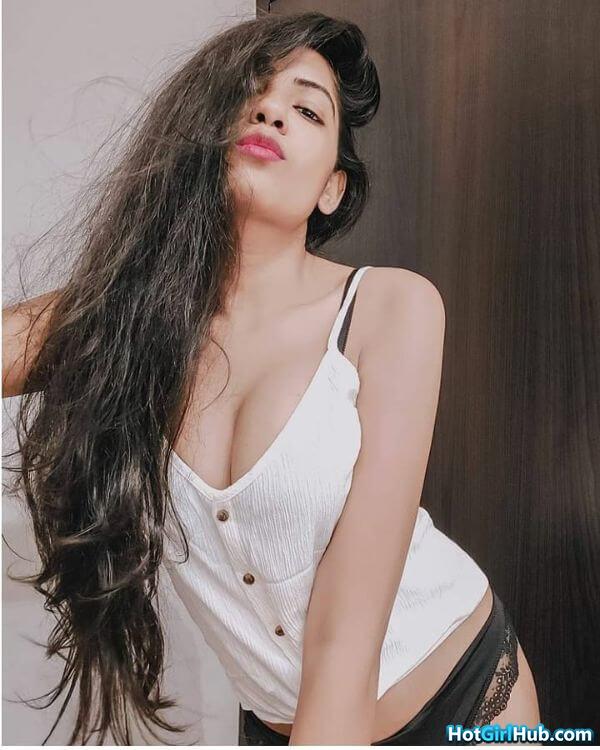 Hot Indian Teen Girls Showing Big Tits 13