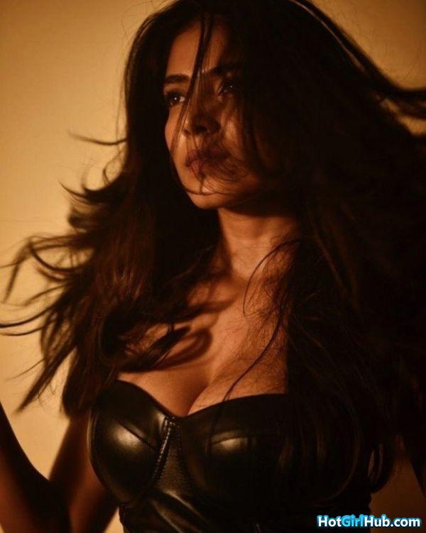 Sexy Malavika Mohanan ​hot Indian Actress Pics 3