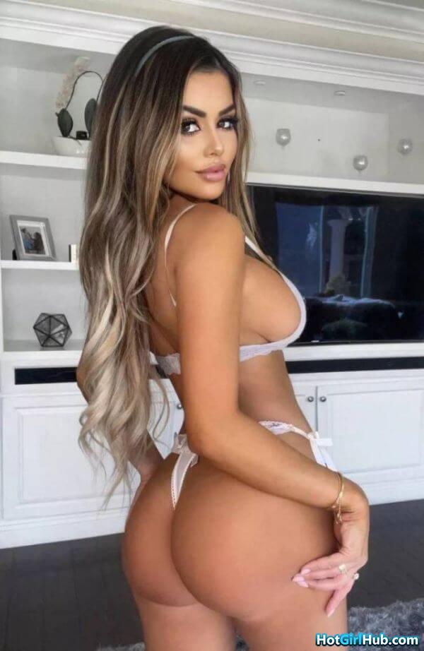 Sexy College Girls Showing Side Boob 14