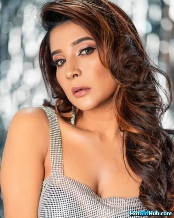 Sexy Sakshi Agarwal ​hot Tamil Films Actress Pics 3