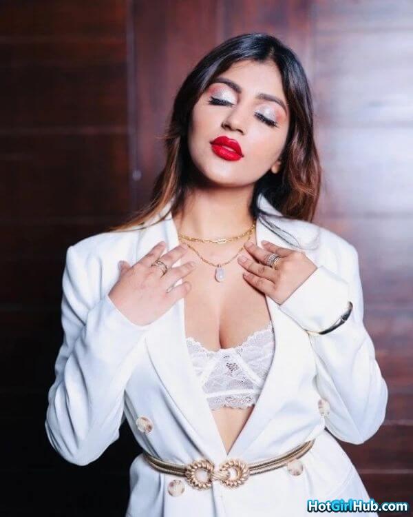 Sexy Yashika Aannand ​hot Tamil Actress Pics 12