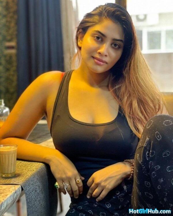Hot Shivani Narayanan Big Boobs Instagram Models 12