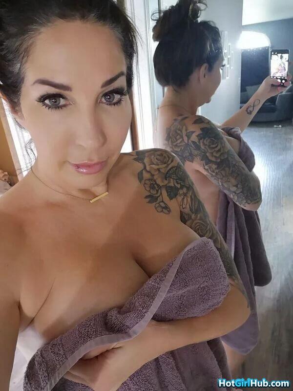 Hot Huge Tits Girls in Towel 8