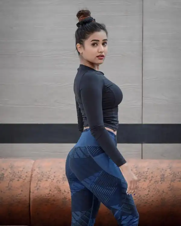 Hot Garima Chaurasia Big Butts Instagram Models 7