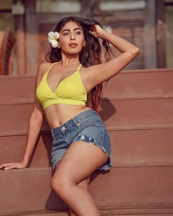 Hot Ruma Sharma Big Boobs Instagram Models 12