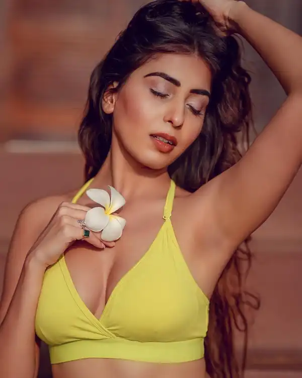 Hot Ruma Sharma Big Boobs Instagram Models 13