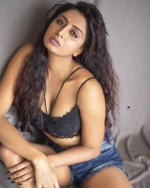 Hot Shubha Raksha Big Boobs Instagram Models 10