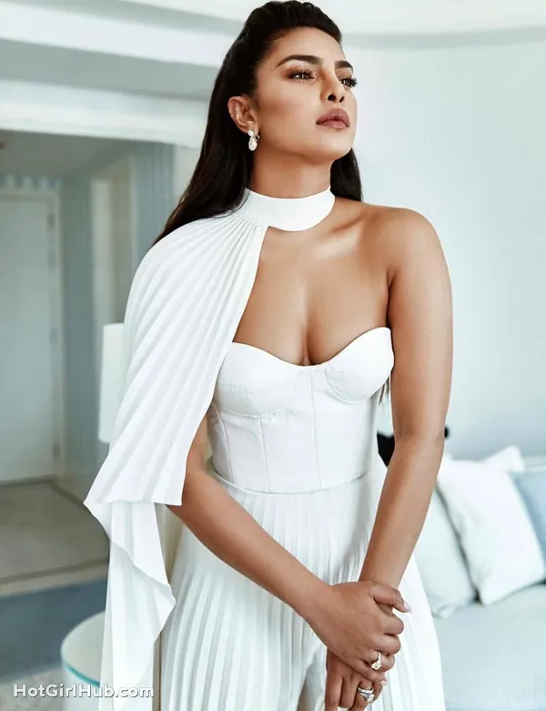 Hot Bollywood Actress Priyanka Chopra Big Boobs 4