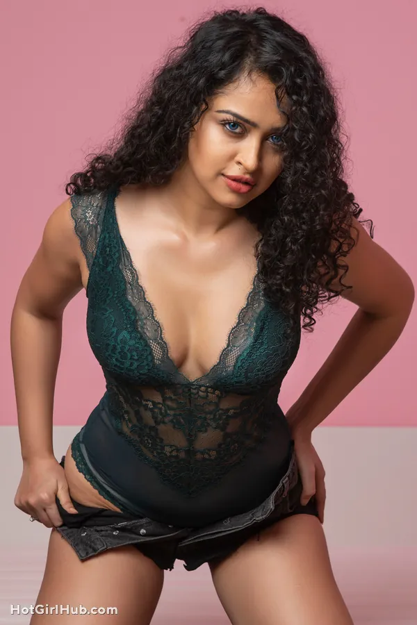 Hot Telugu Actress Apsara Rani Big Boobs 13