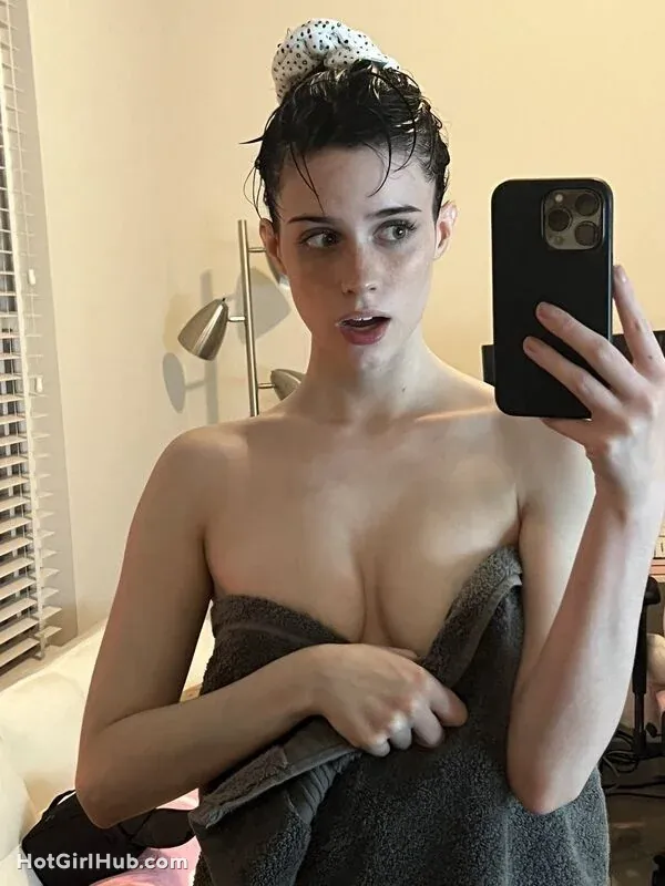 Sexy Girls With Big Tits Braless in Towel 10