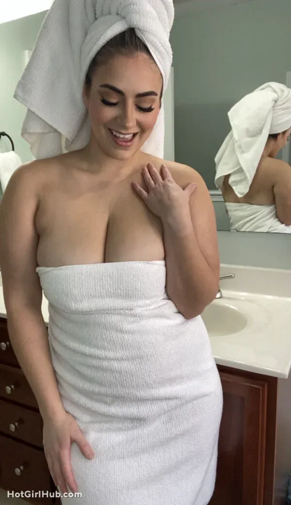 Sexy Girls With Big Tits Braless in Towel 7
