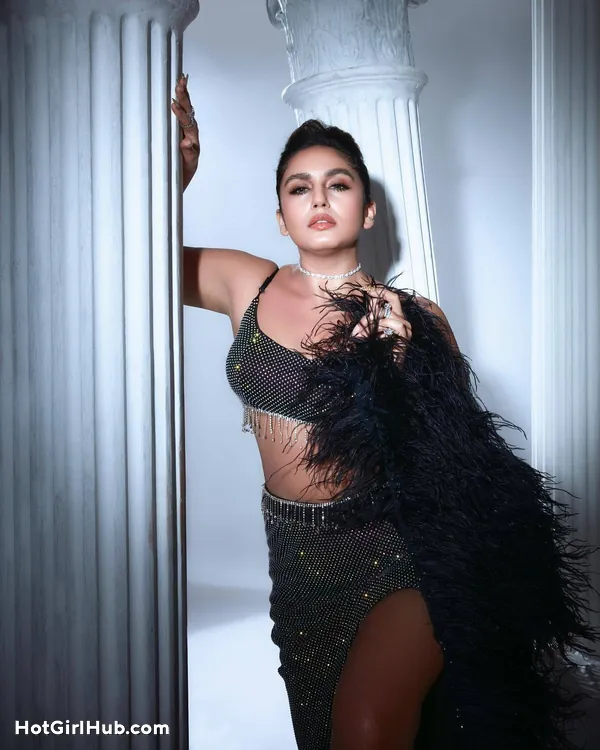 Hot Bollywood Actress Huma Qureshi Big Boobs 2