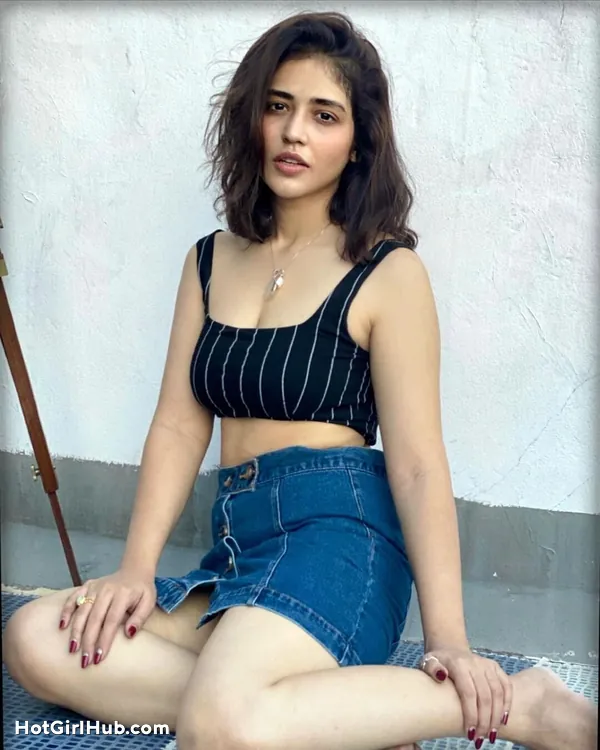Hot Priyanka Jawalkar Big Boobs Instagram Model 12