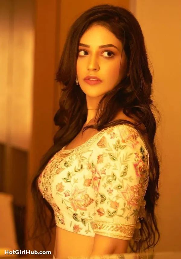Hot Priyanka Jawalkar Big Boobs Instagram Model 13