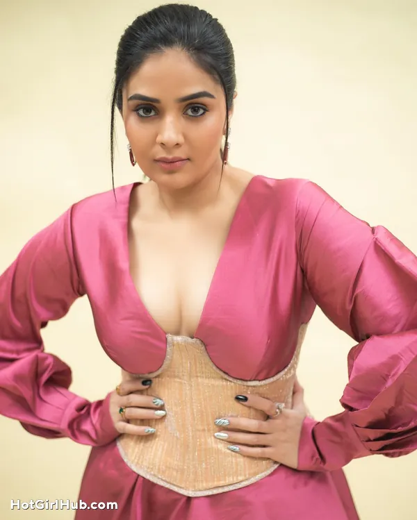 Hot Telugu Actress Sreemukhi Big Boobs 13