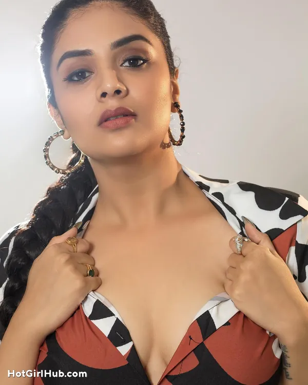 Hot Telugu Actress Sreemukhi Big Boobs 9