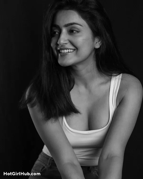 Hot Avantika Mishra Big Boobs Instagram Model (6)