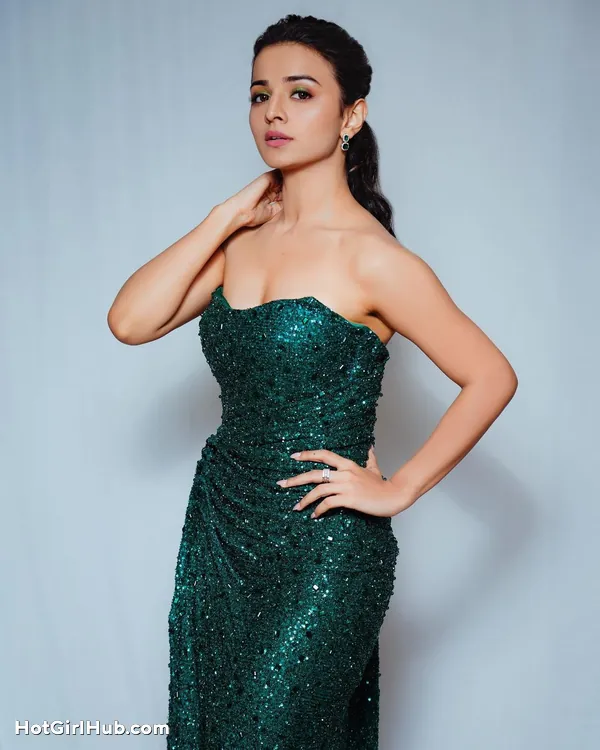 Hot Indian Television Actress Mahima Makwana Big Boobs (14)