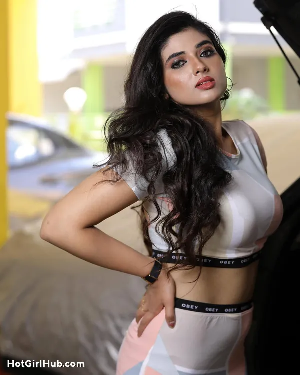 Hot Telugu Actress Pragya Nagra Big Boobs (6)