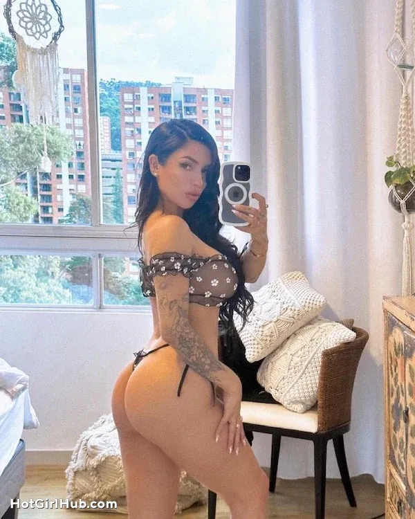 Sexy Big Butt Girls Mirror Selfie (5)