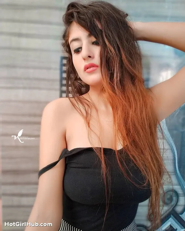 Hot Priya Maggo Big Boobs Instagram Model (2)