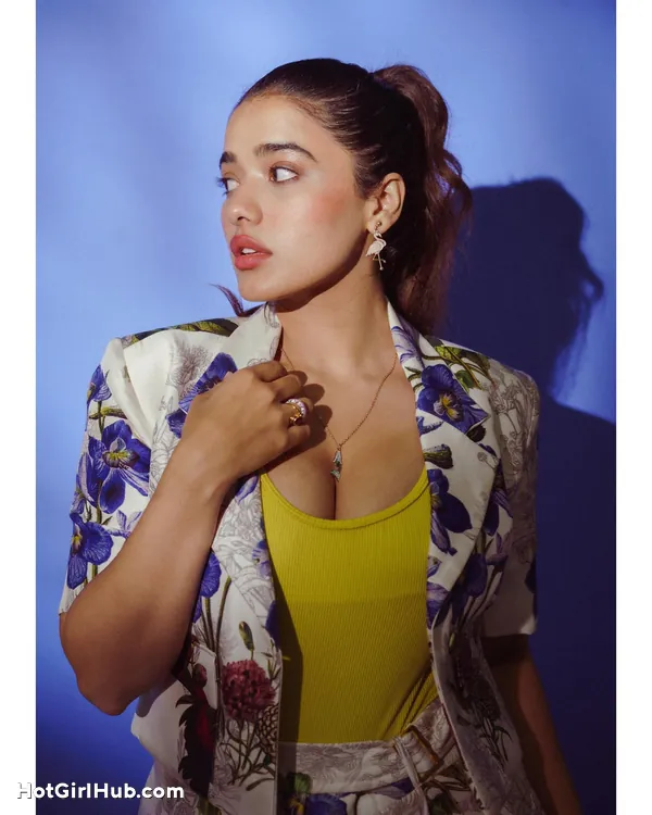 Hot Ketika Sharma Big Boobs Instagram Model (8)
