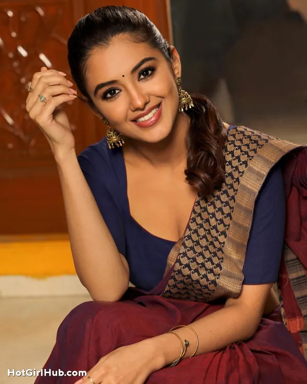Hot Telugu Actress Malvika Sharma Big Boobs (12)